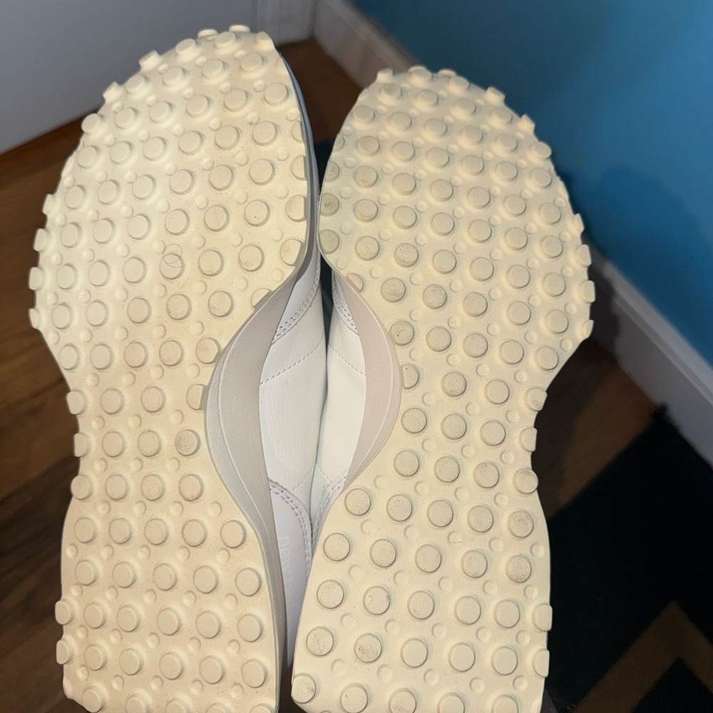 New Balance 327 White Leather - Size 9.5 Men and 11 Women Unisex - Picture 5 of 7